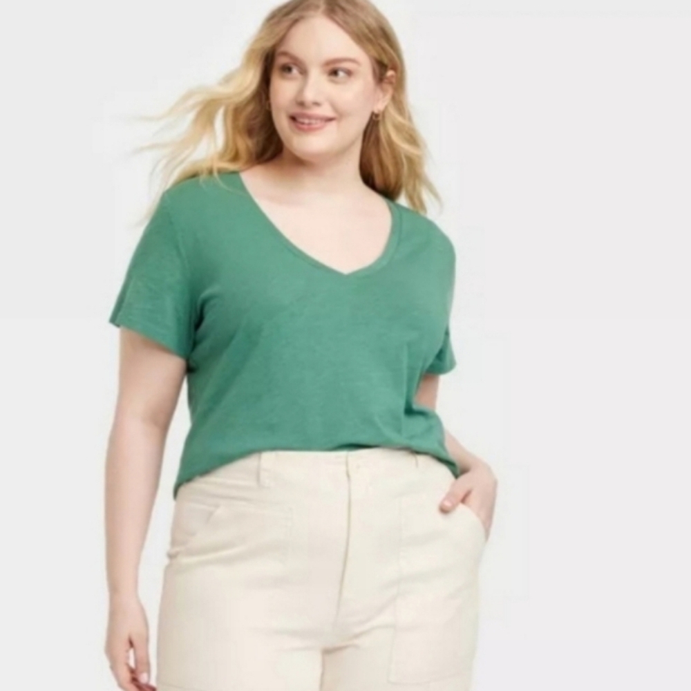 ❤️10/$10 New Women's Green Top Crew Neck